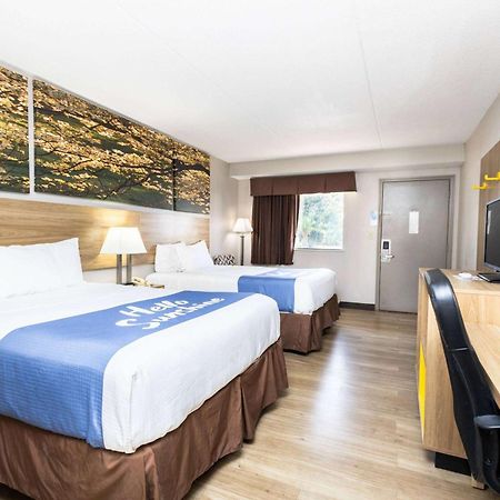 Days Inn By Wyndham Dayton Huber Heights Northeast Kültér fotó