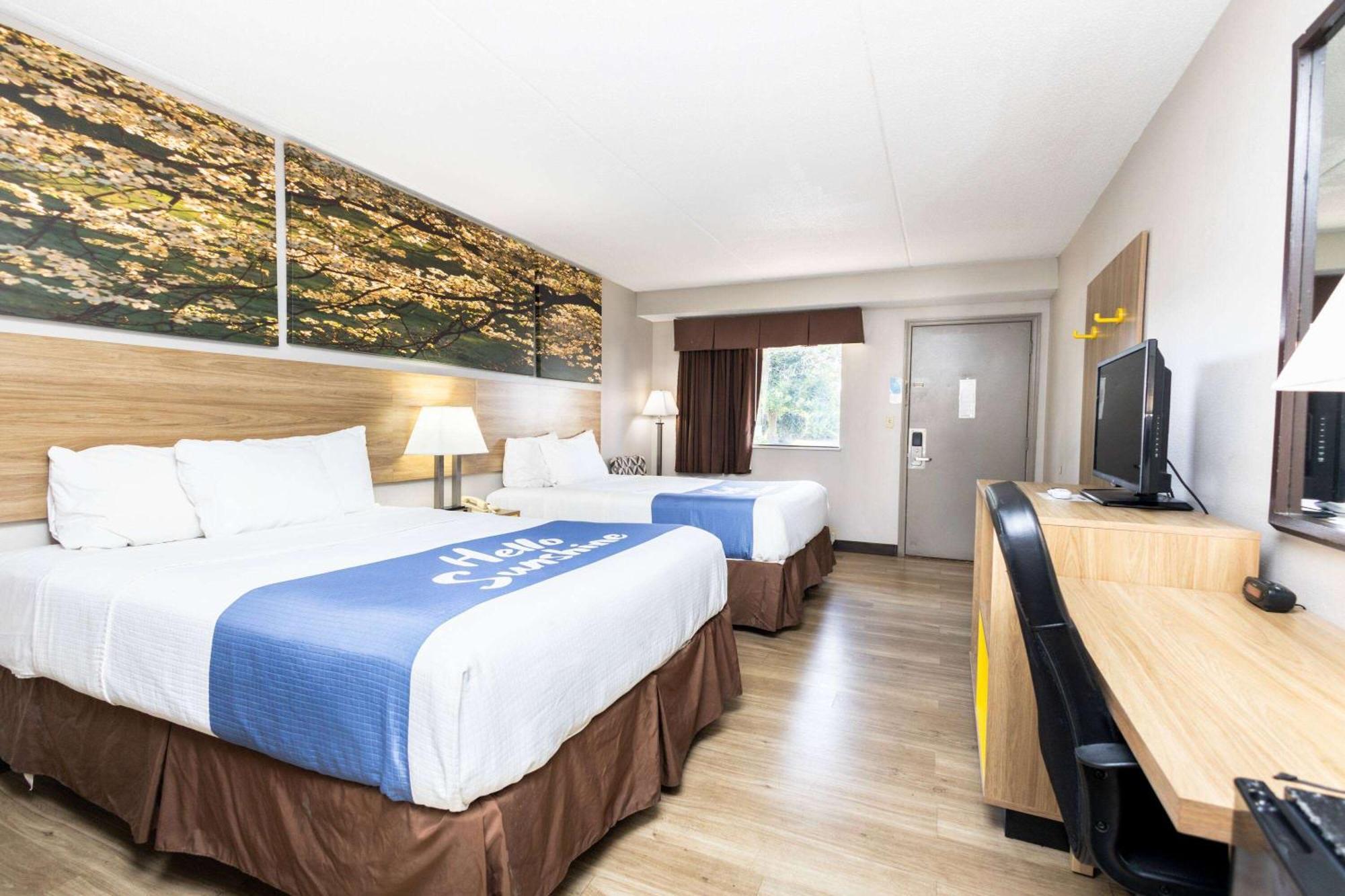 Days Inn By Wyndham Dayton Huber Heights Northeast Kültér fotó