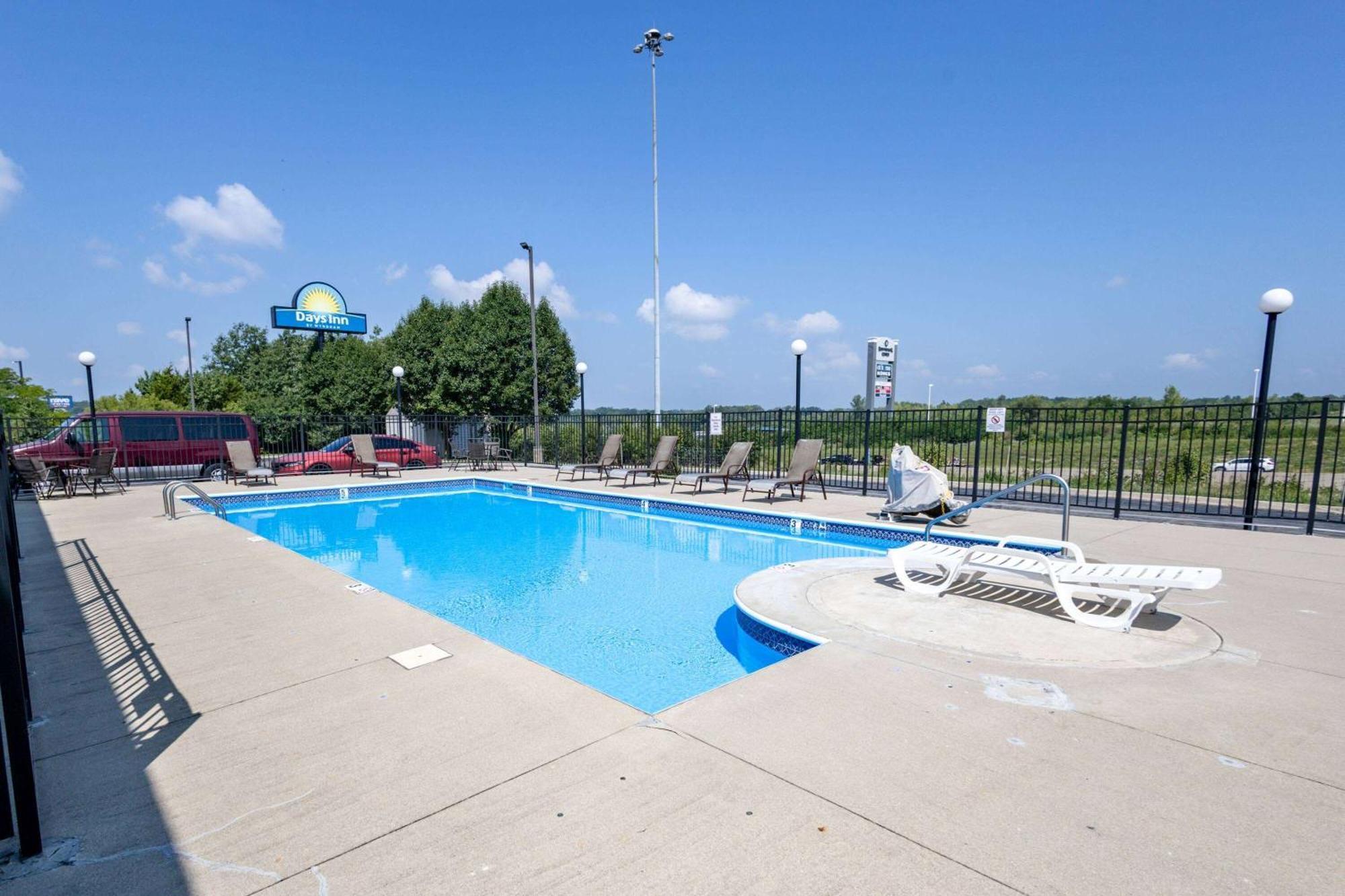 Days Inn By Wyndham Dayton Huber Heights Northeast Kültér fotó